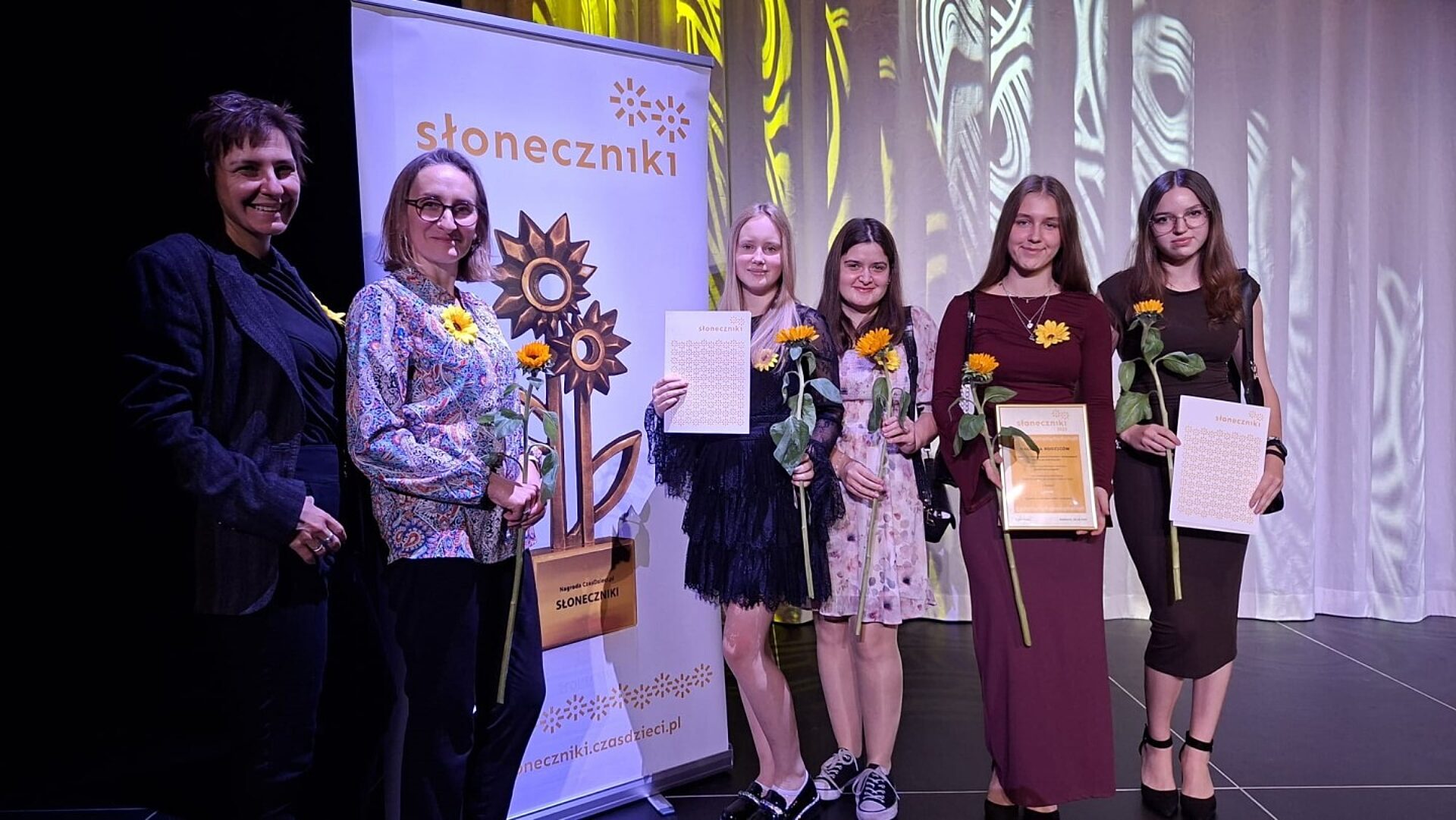 Inny dom kultury sloneczniki Inny dom kultury sloneczniki