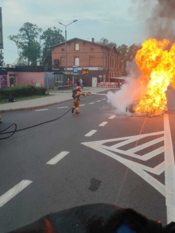 Pozar auta halemba1 Pozar auta halemba1