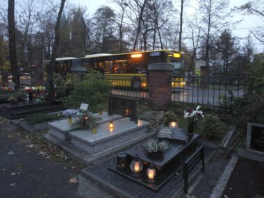 1 listopada w Rudzie Śląskiej za darmo komunikacją miejską Ztm cmentarz 2
